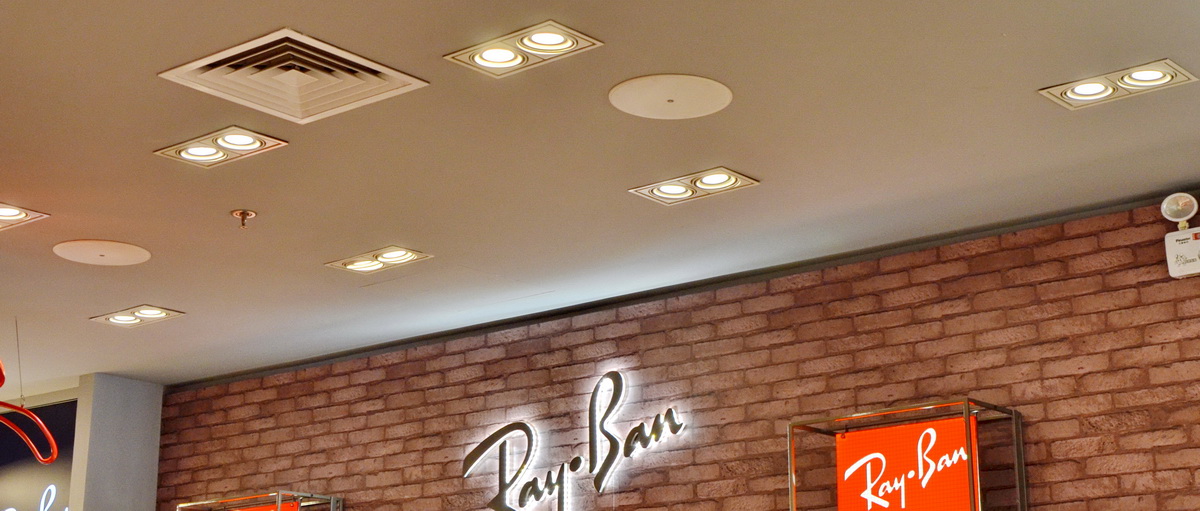 Ray?Ban 宏伊国际广场店——欧博 CIS 商用安装系统的经典应用