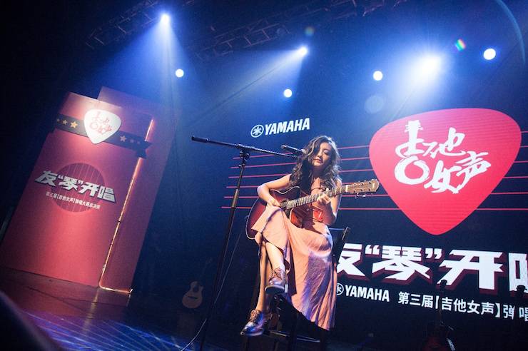 第四届“欧博吉他女声弹唱大赛”总冠军出炉<br />温格夺冠，董冬冬担任评委